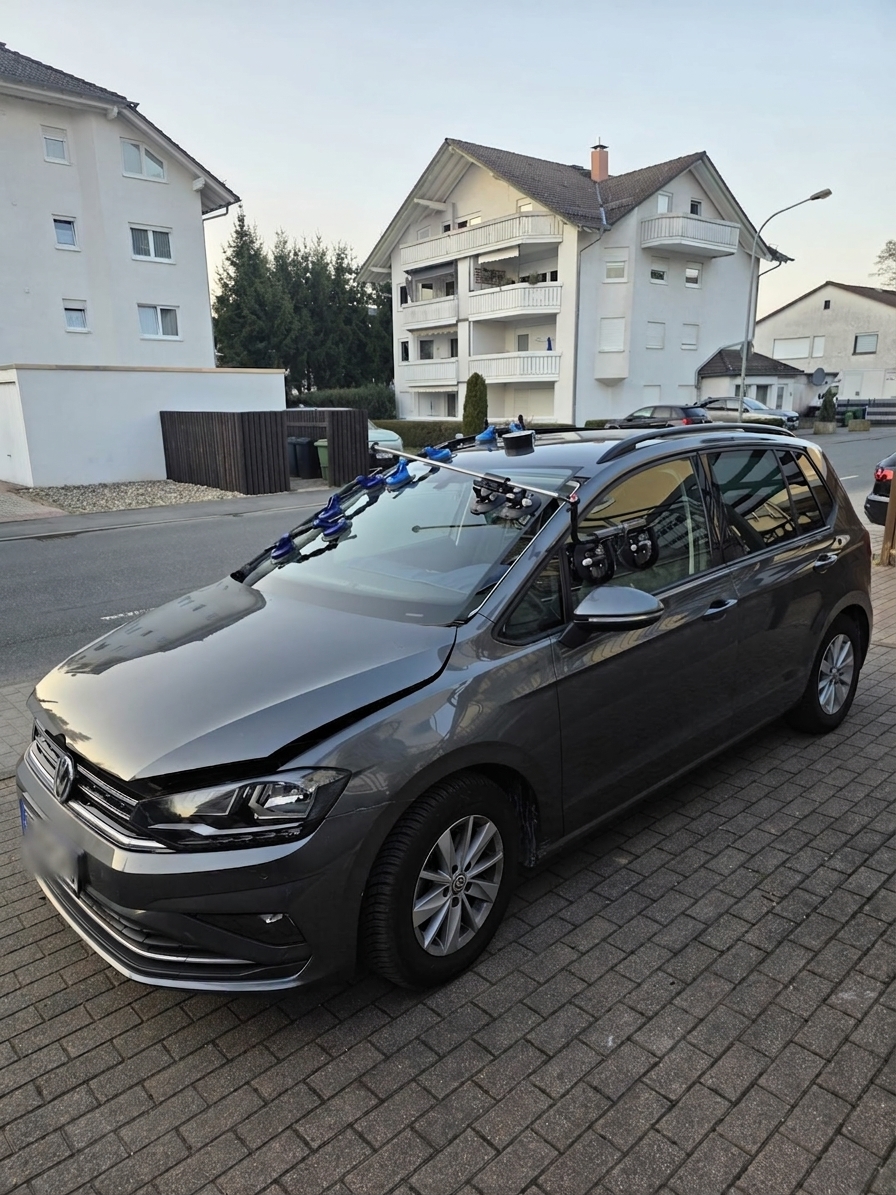 VW Golf Sportsvan Scheibentausch